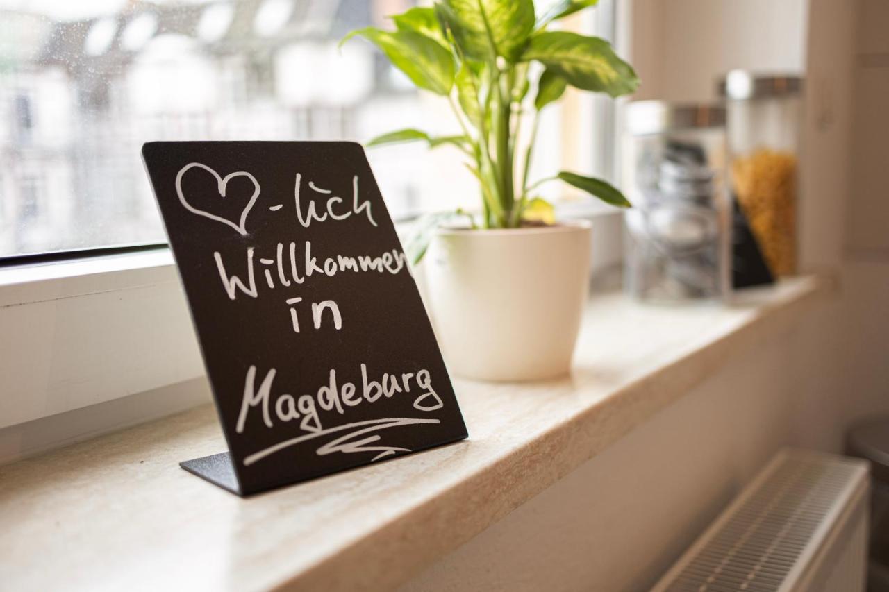Modern-TOP City Lage -5 min - HBhf Netflix Küche Boxspringbett 2m x 2m bis 4 Pers Magdeburg Exterior foto